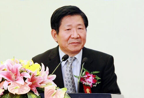 侯云春 侯云春