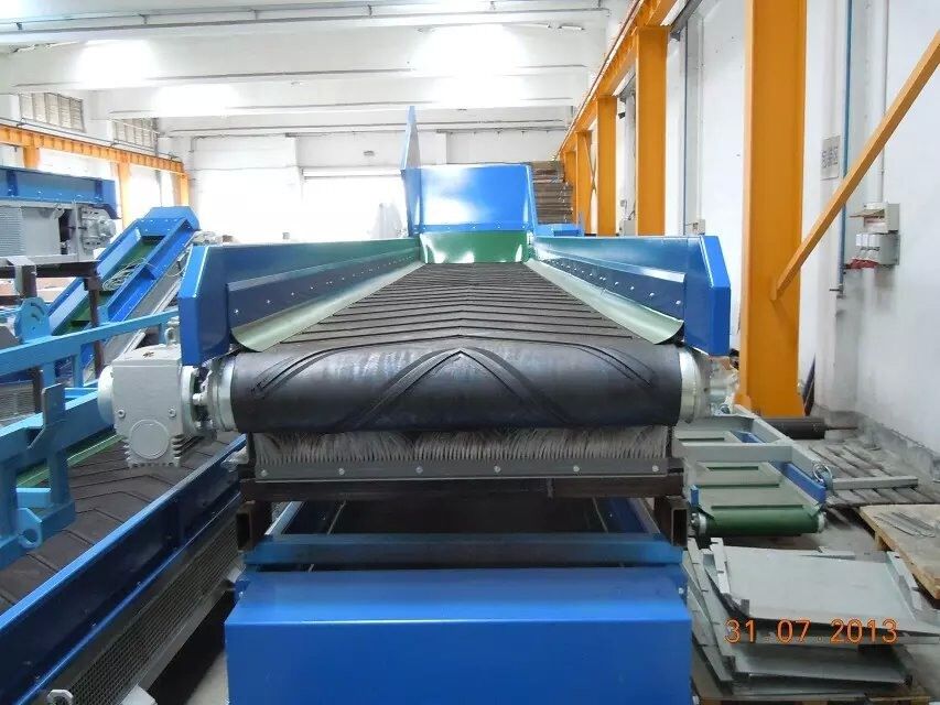 平度大倾角带式输送机