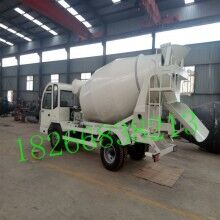 湖北枝城火爆自上料ued网站搅拌车 移动式ued网站搅拌卸料车