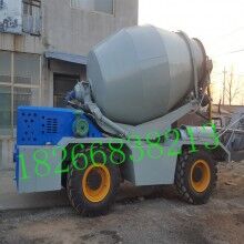 湖北应城四驱自上料搅拌车 湖北多功能水泥搅拌车