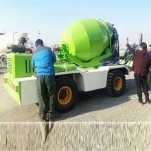 福建邵武自动上料搅拌车 ued网站自上料搅拌车 ued网站自上料运输车