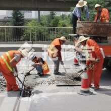 如何搞定水泥ued网站坑槽 露骨“奇葩”路