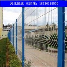 大量现货双边丝防护网_双边丝护栏网规格齐全