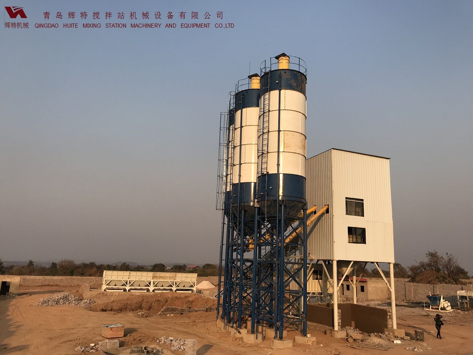 辉特ued网站搅拌站HZS120采用国内外知名品牌,大大降低了设备故障率 辉特ued网站搅拌站HZS120采用国内外知名品牌,大大降低了设备故障率