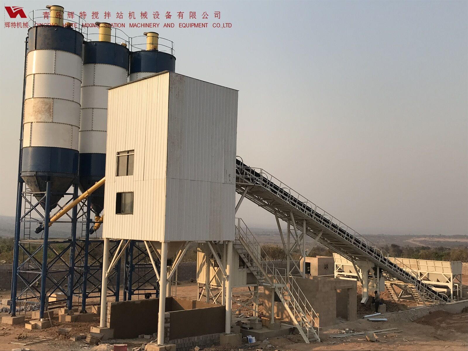 辉特ued网站搅拌站HZS120采用国内外知名品牌,大大降低了设备故障率 辉特ued网站搅拌站HZS120采用国内外知名品牌,大大降低了设备故障率