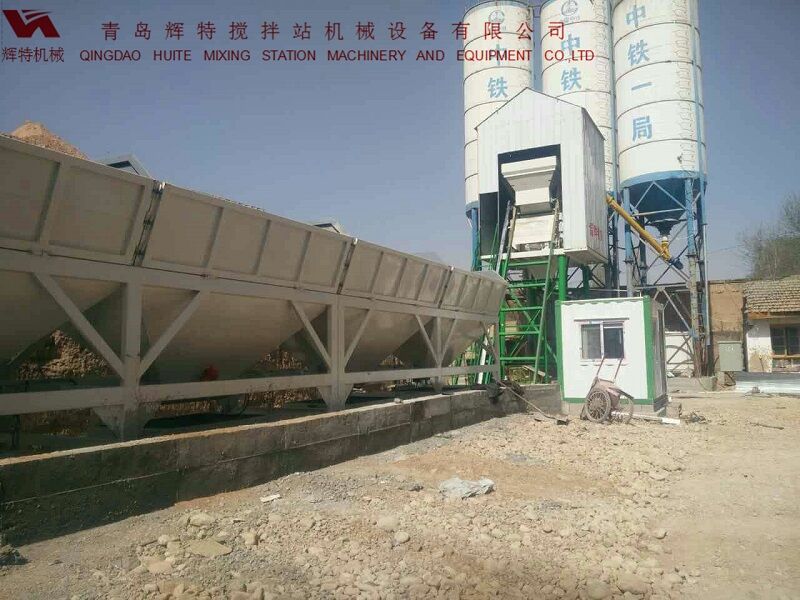 辉特搅拌站50站采用计算机加仪表的控制系统，计算速度快